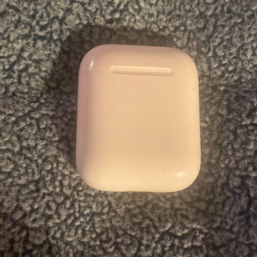 Air pods charging case